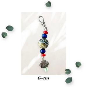Hand Carved Agate Beaded Glass Bead and Shell Keychain - Zipper Pull Purse Charm